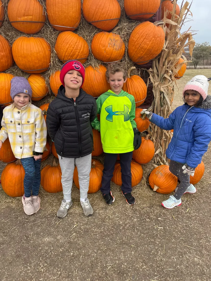 F24535 3ee66b2f9d064fb0a4eb25108d738af6mv2.webp